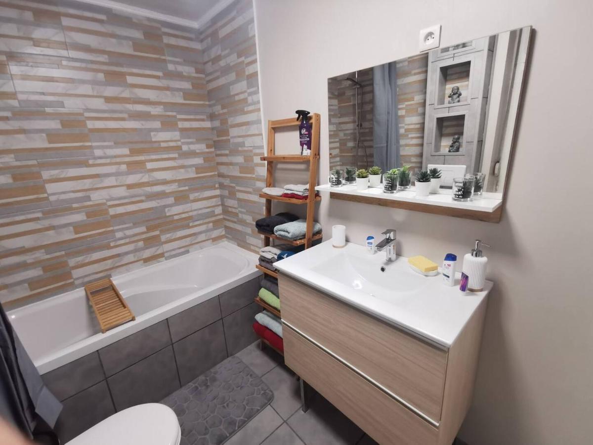 L'Aiscal Appart-Hotel 6 Personnes Calais Exterior photo