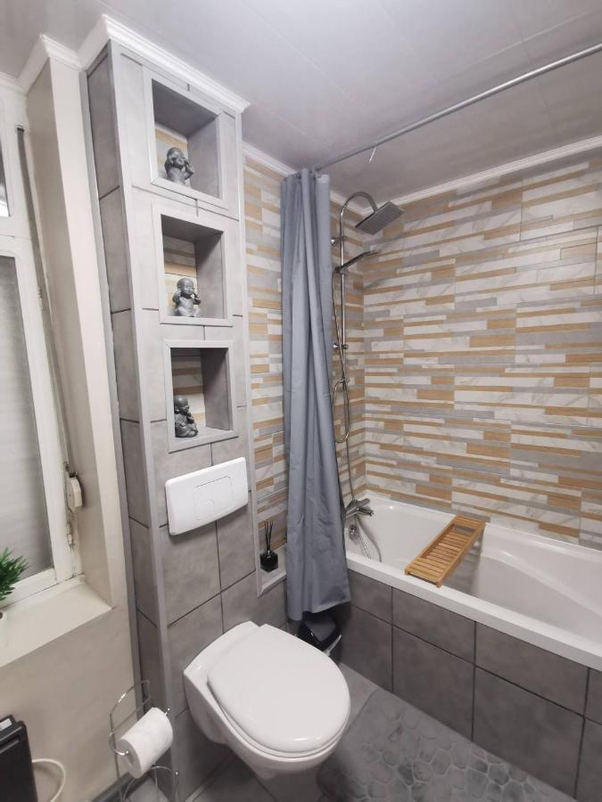 L'Aiscal Appart-Hotel 6 Personnes Calais Exterior photo